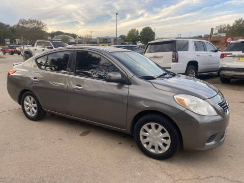 2014 Nissan Versa 1.6 SV