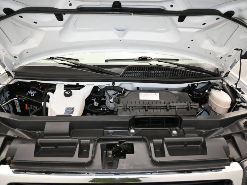 2024 GMC Savana 2500