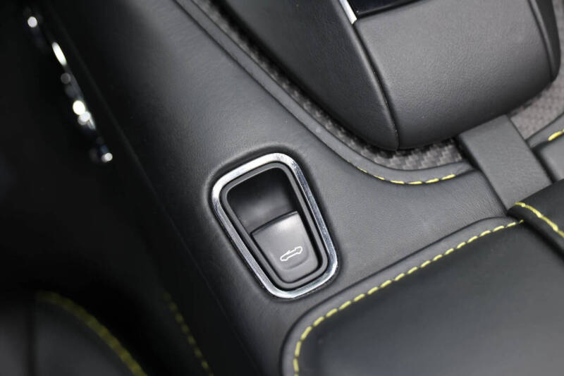 2021 Aston Martin DBS Superleggera