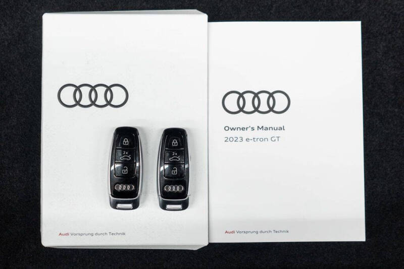 2023 Audi e-tron GT quattro Premium Plus