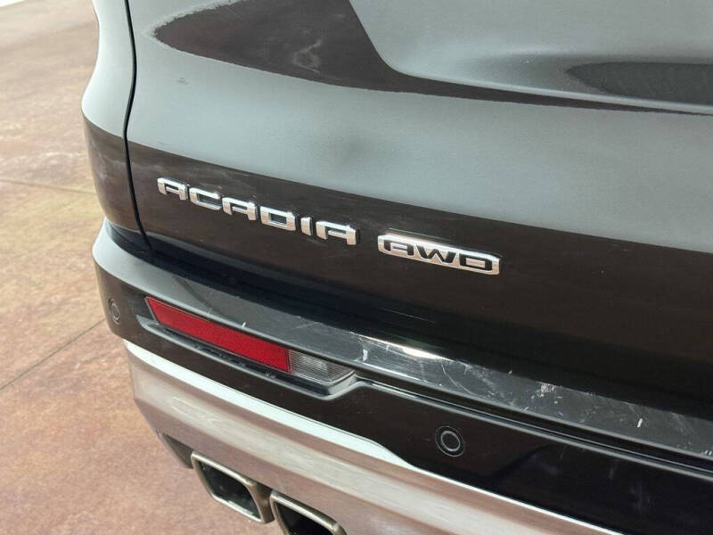 2024 GMC Acadia Denali