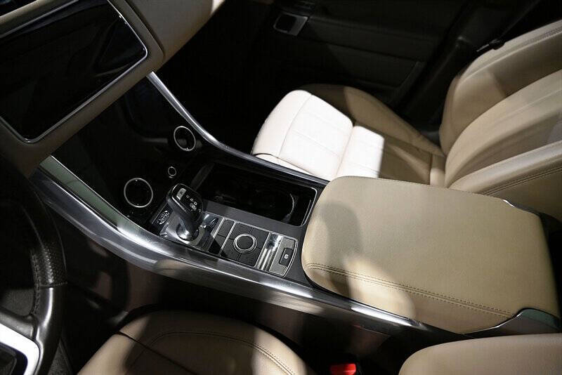2020 Land Rover Range Rover Sport 38