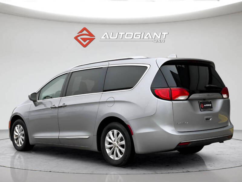 2019 Chrysler Pacifica Touring L