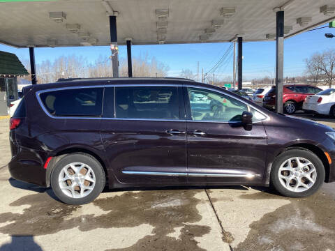 2017 Chrysler Pacifica Touring Plus