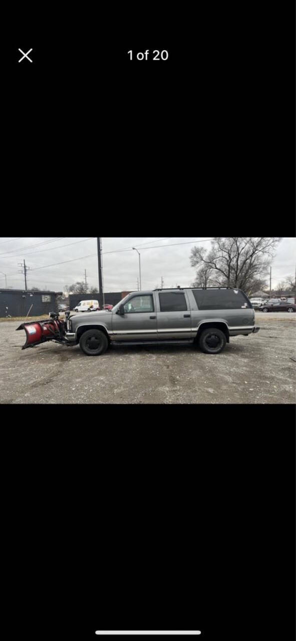 1999 GMC Suburban for sale at DEES AUTO SALES & KUSTOMS WHIPS INC in Gary, IN