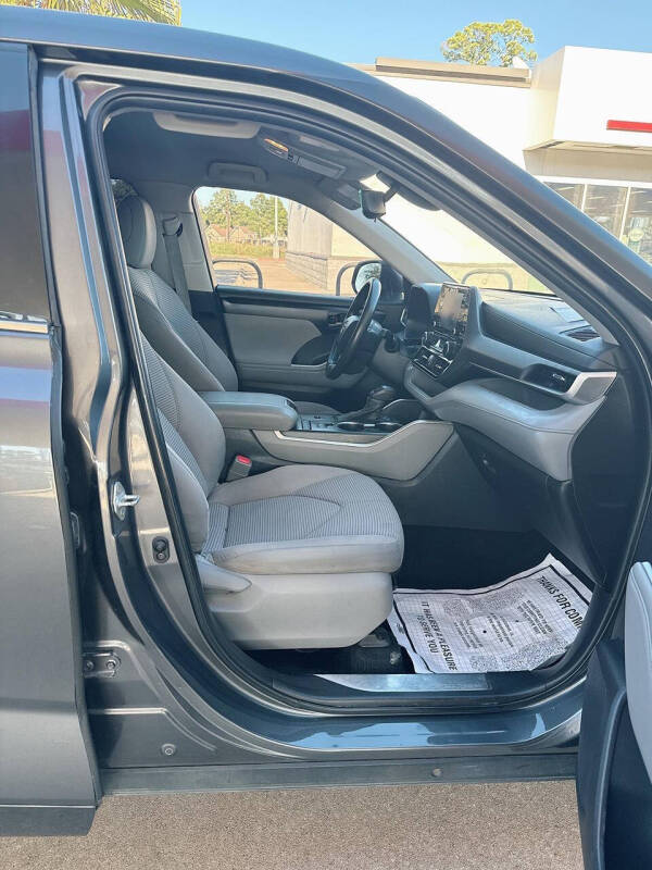 2022 Toyota Highlander L