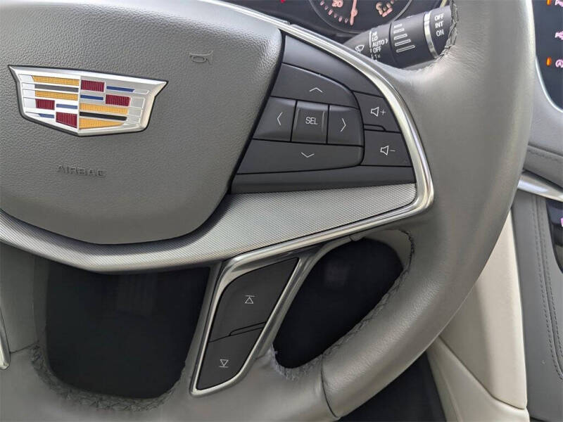 2020 Cadillac XT5 Premium Luxury