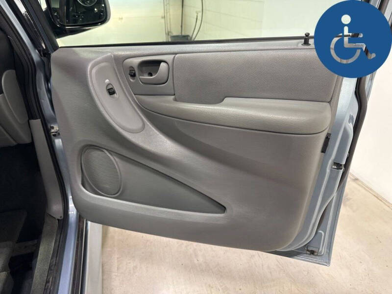2005 Chrysler Town and Country Touring