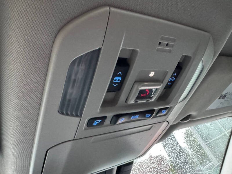 2022 Toyota Highlander Hybrid Platinum