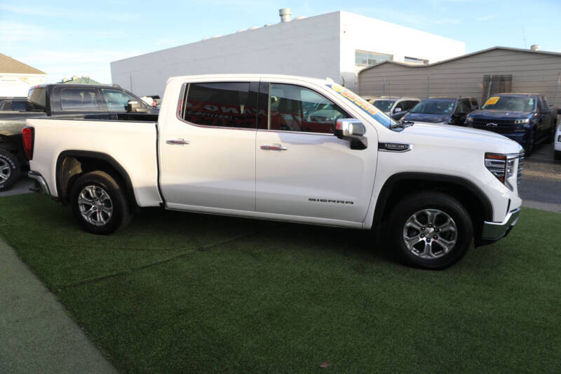 2024 GMC Sierra 1500 SLT