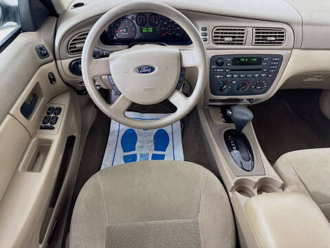2004 Ford Taurus SES