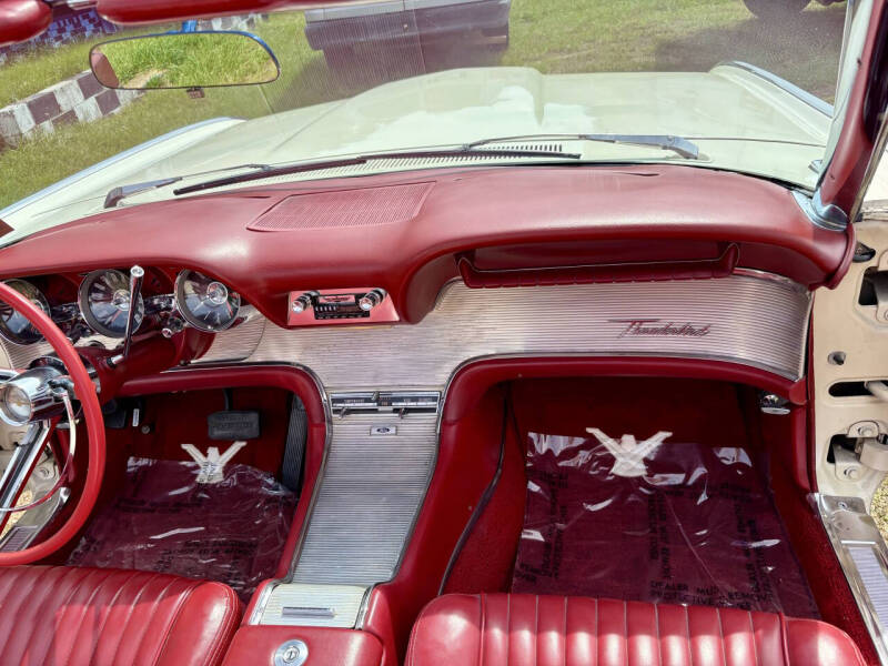 1962 Ford Thunderbird