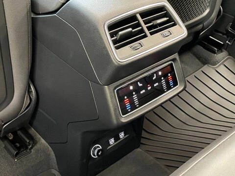 2019 Audi e-tron quattro Premium Plus