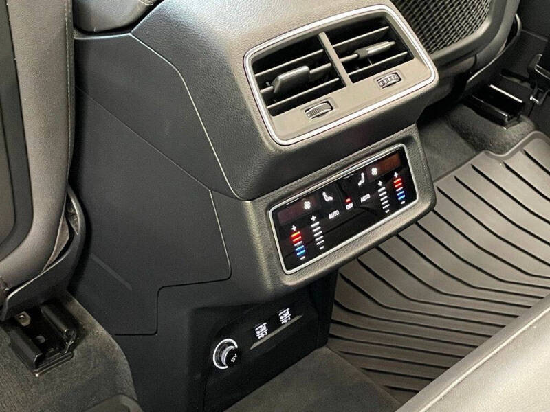 2019 Audi e-tron quattro Premium Plus