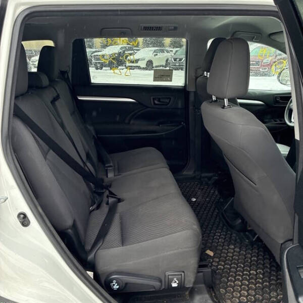 2017 Toyota Highlander LE