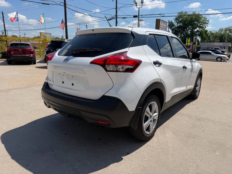 2020 Nissan Kicks S