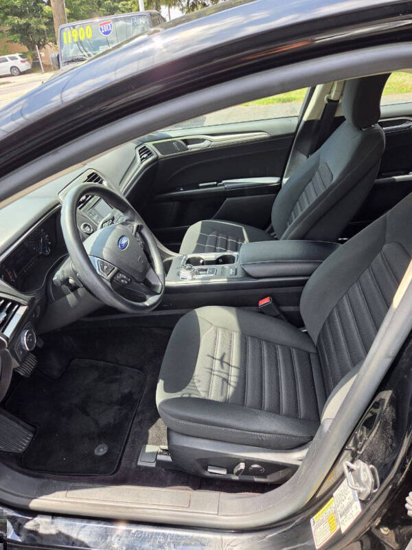 2017 Ford Fusion SE