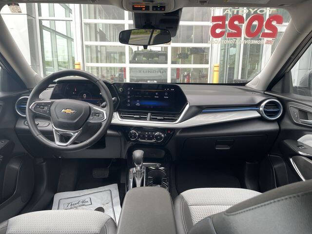 2025 Chevrolet Trax LT