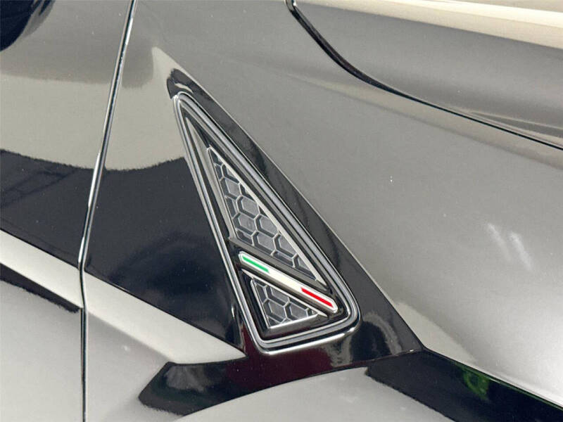 2024 Lamborghini Urus S