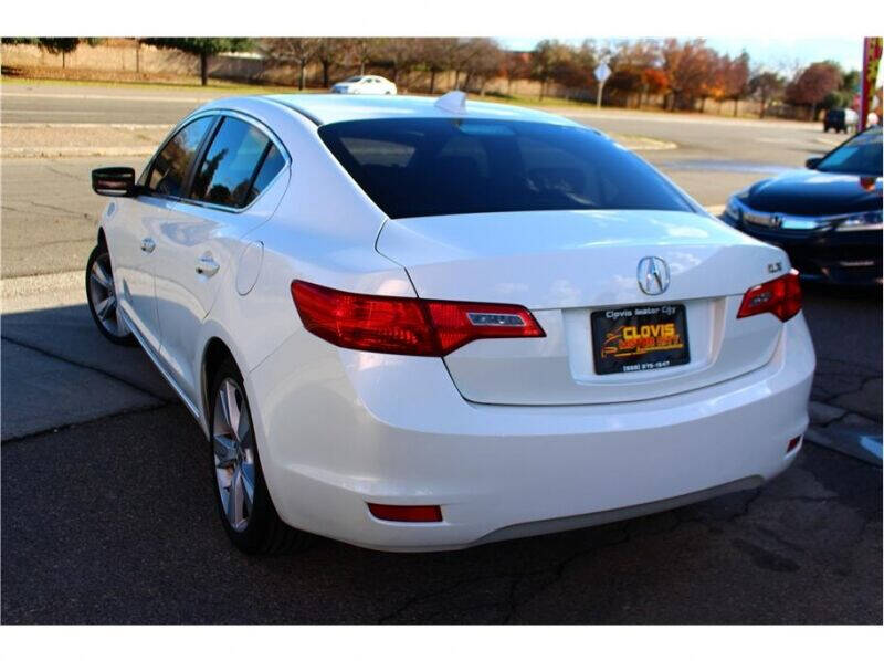2015 Acura ILX 2.0L w/Tech