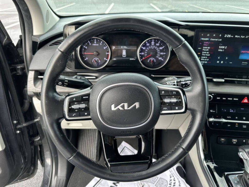 2024 Kia Carnival EX