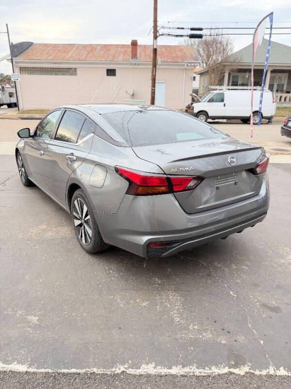 2022 Nissan Altima 2.5 SV