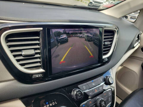 2022 Chrysler Pacifica Touring L