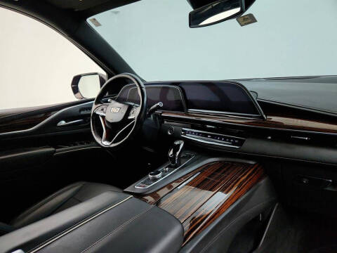 2022 Cadillac Escalade Luxury