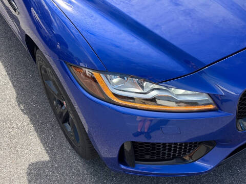 2018 Jaguar F-PACE S