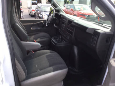 2022 GMC Savana 2500