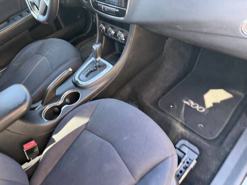 2013 Chrysler 200 Touring