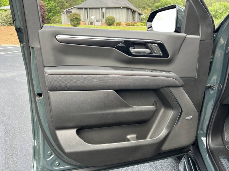 2025 Chevrolet Tahoe RST