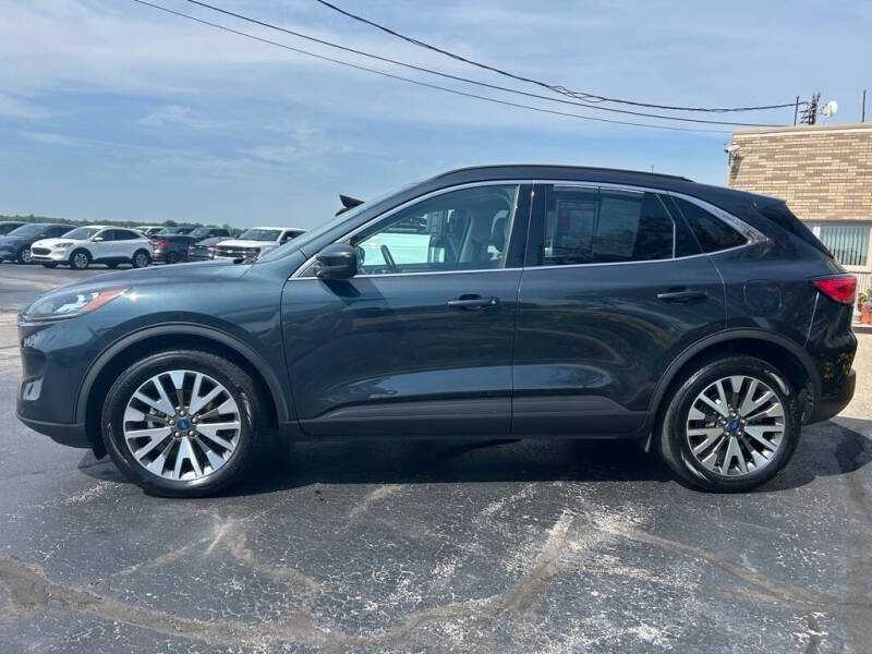 2022 Ford Escape Titanium