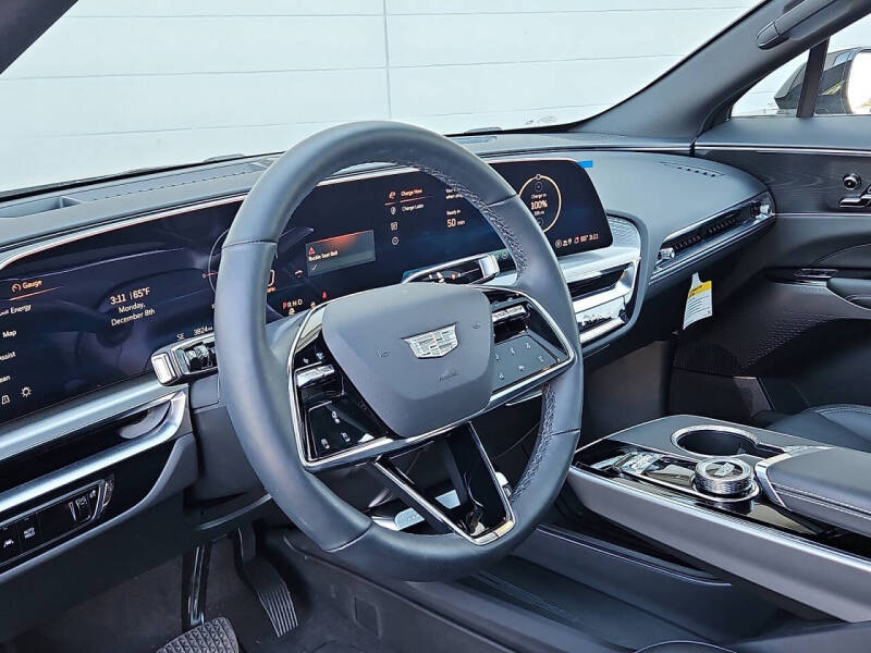 2025 Cadillac LYRIQ Sport 1