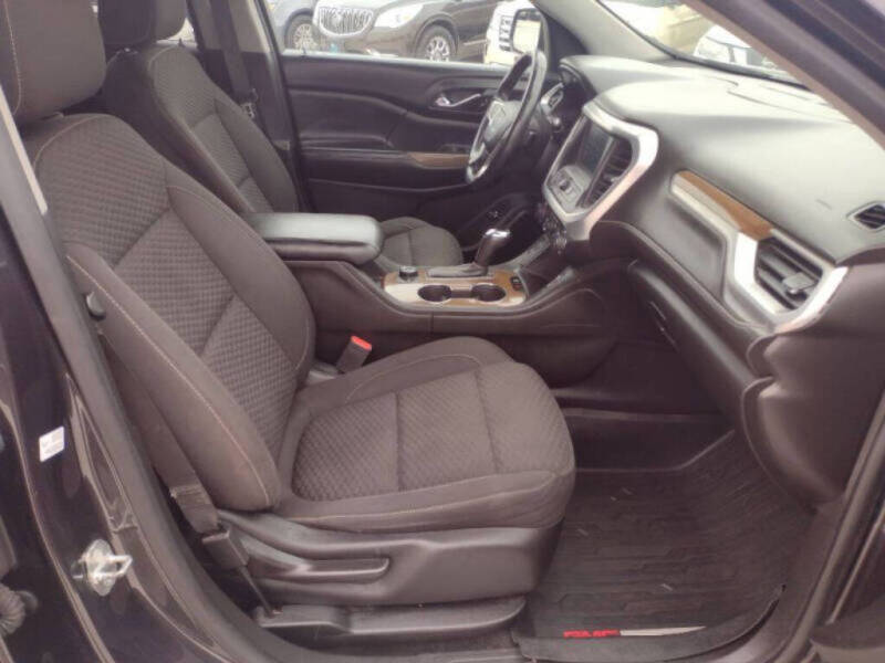 2017 GMC Acadia SLE-2