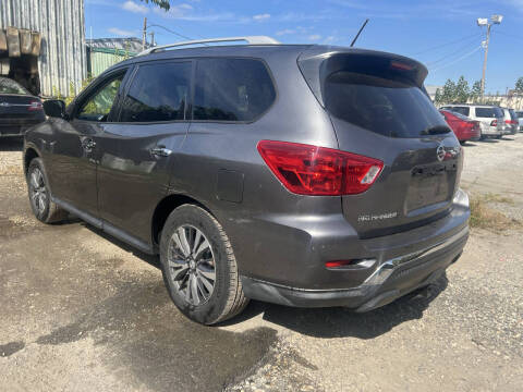 2017 Nissan Pathfinder SV