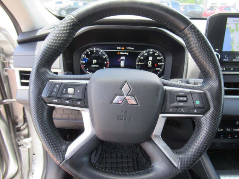 2023 Mitsubishi Outlander SEL