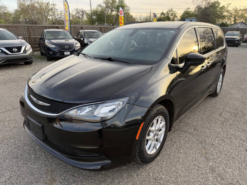 2021 Chrysler Voyager LX