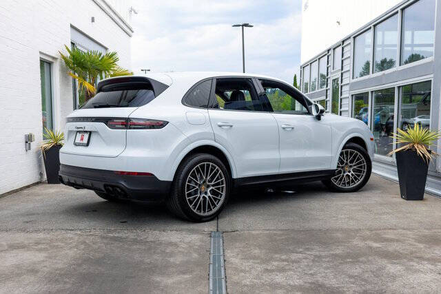 2022 Porsche Cayenne S Platinum Edition
