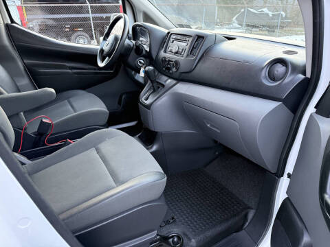 2017 Nissan NV200 SV