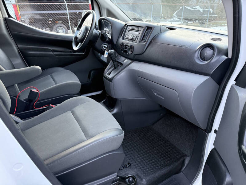 2017 Nissan NV200 SV