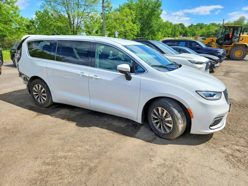 2023 Chrysler Pacifica Plug-In Hybrid Touring L