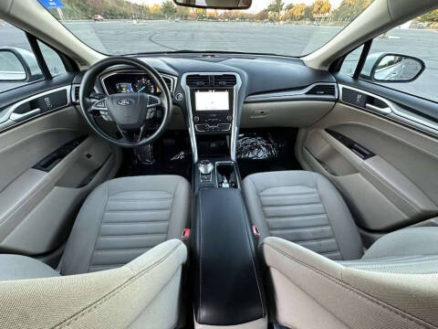 2019 Ford Fusion Hybrid SE