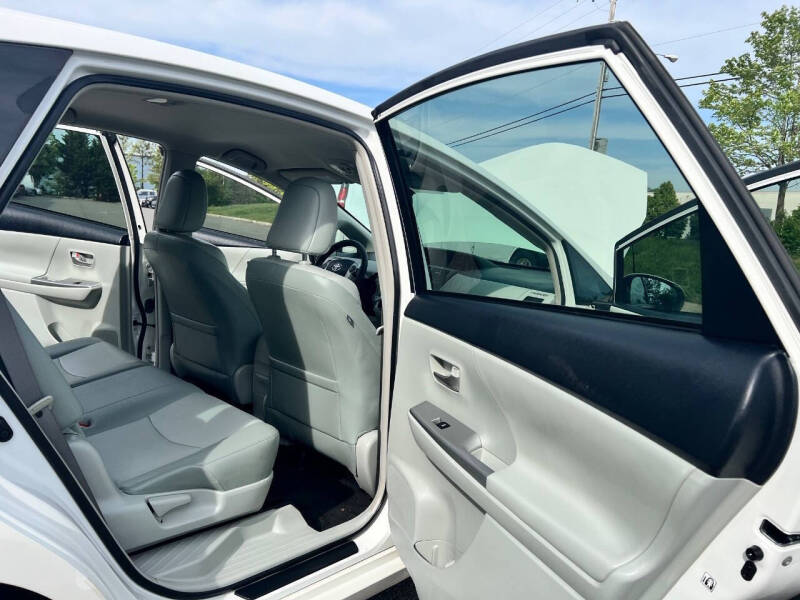 2012 Toyota Prius v Five