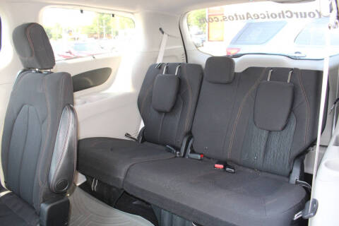 2017 Chrysler Pacifica Touring-L