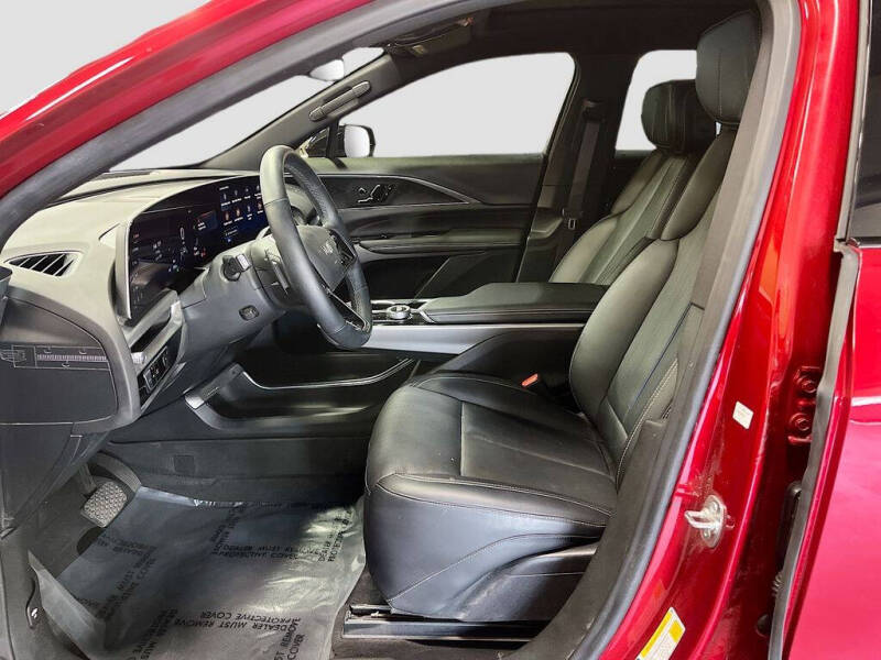 2025 Cadillac LYRIQ Sport 1