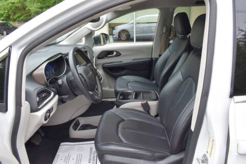 2020 Chrysler Voyager LXi