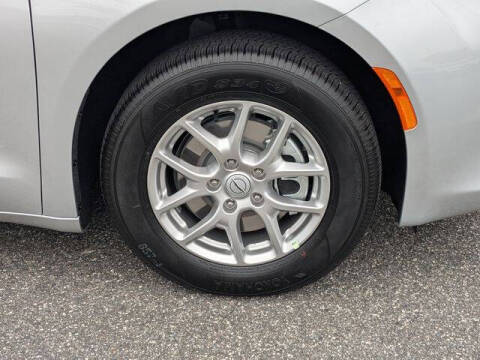 2026 Chrysler Voyager LX