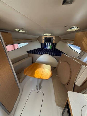 2012 Four Winns V305