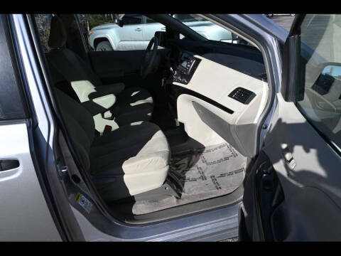 2011 Toyota Sienna Base 7-Passenger